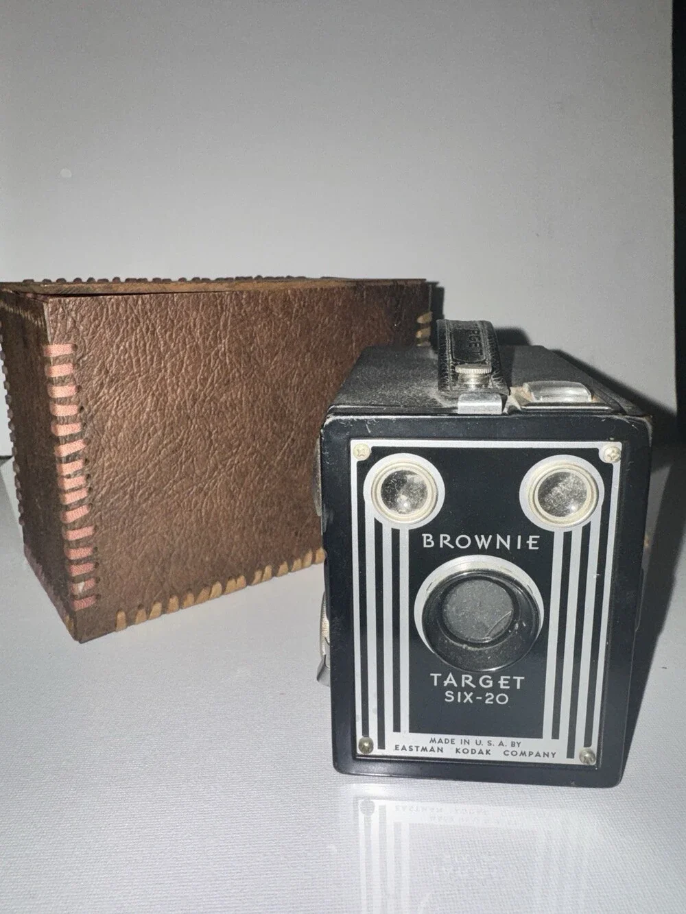 Vintage Kodak Brownie Target Six-20 Box Camera